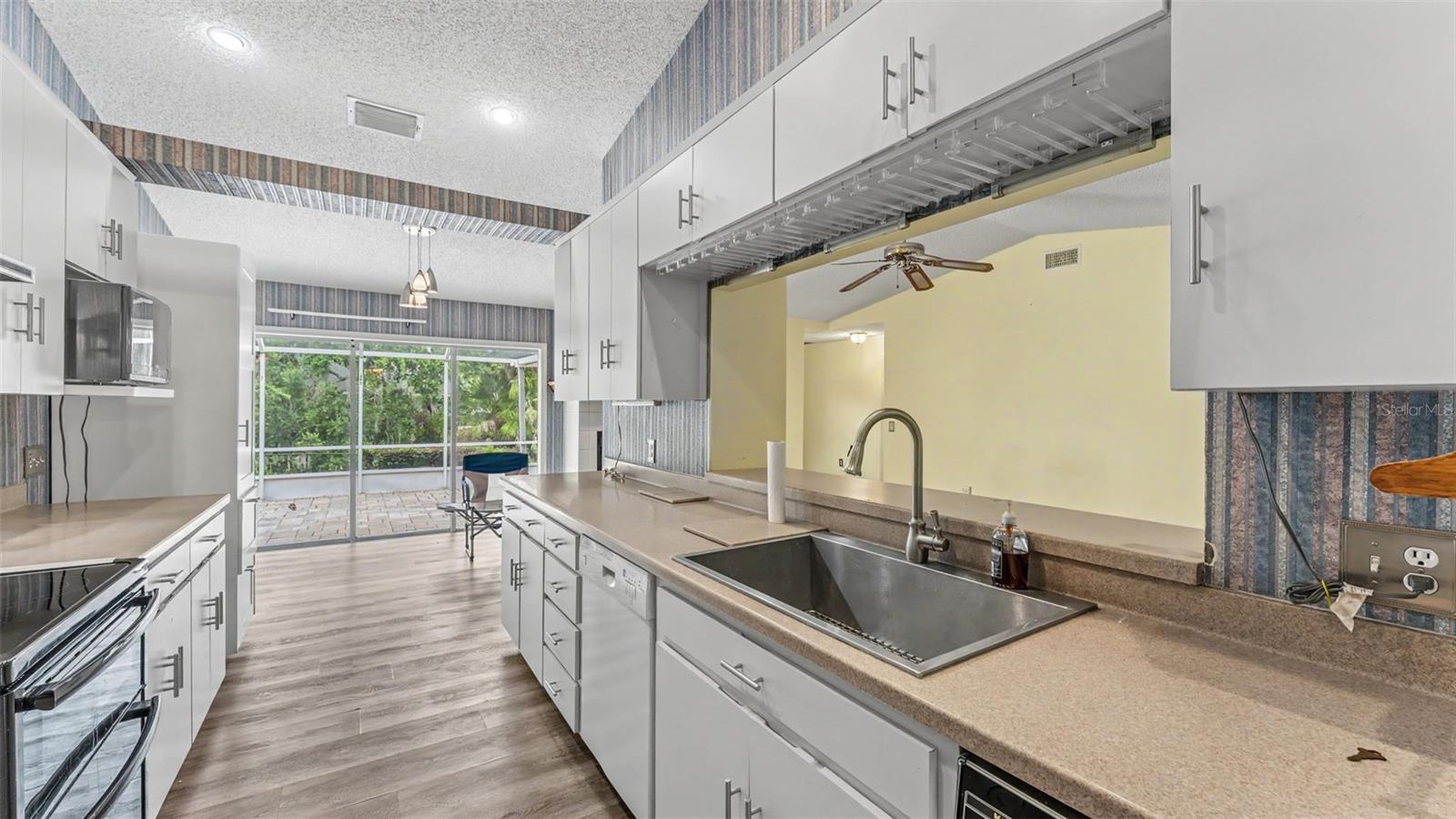 549 PENINSULAR DR