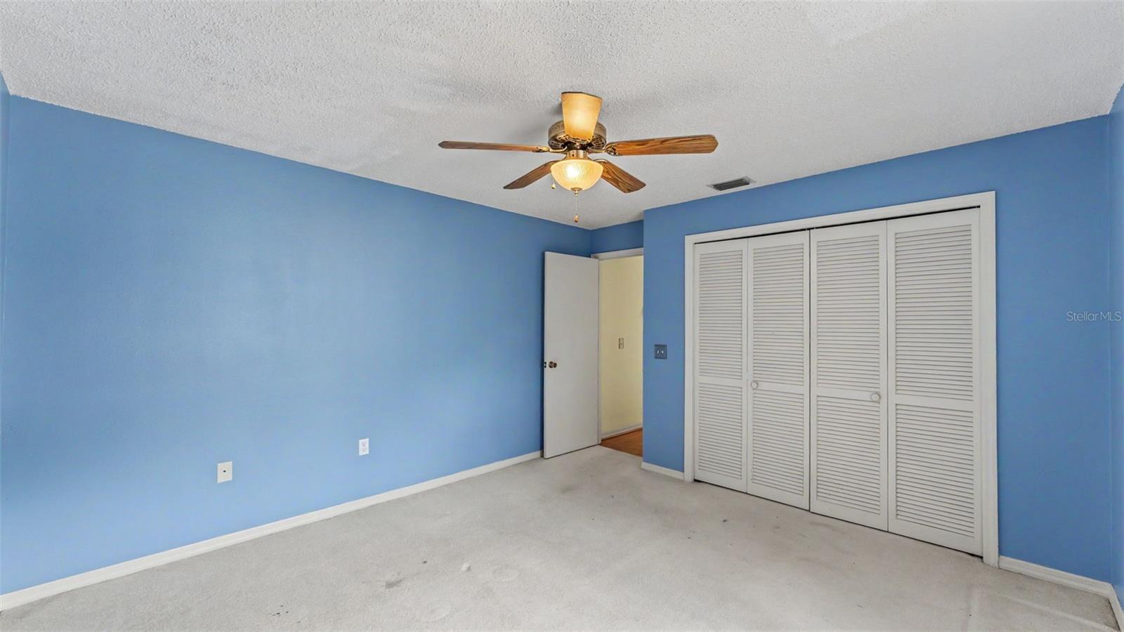549 PENINSULAR DR
