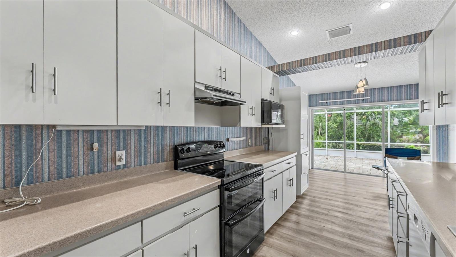 549 PENINSULAR DR