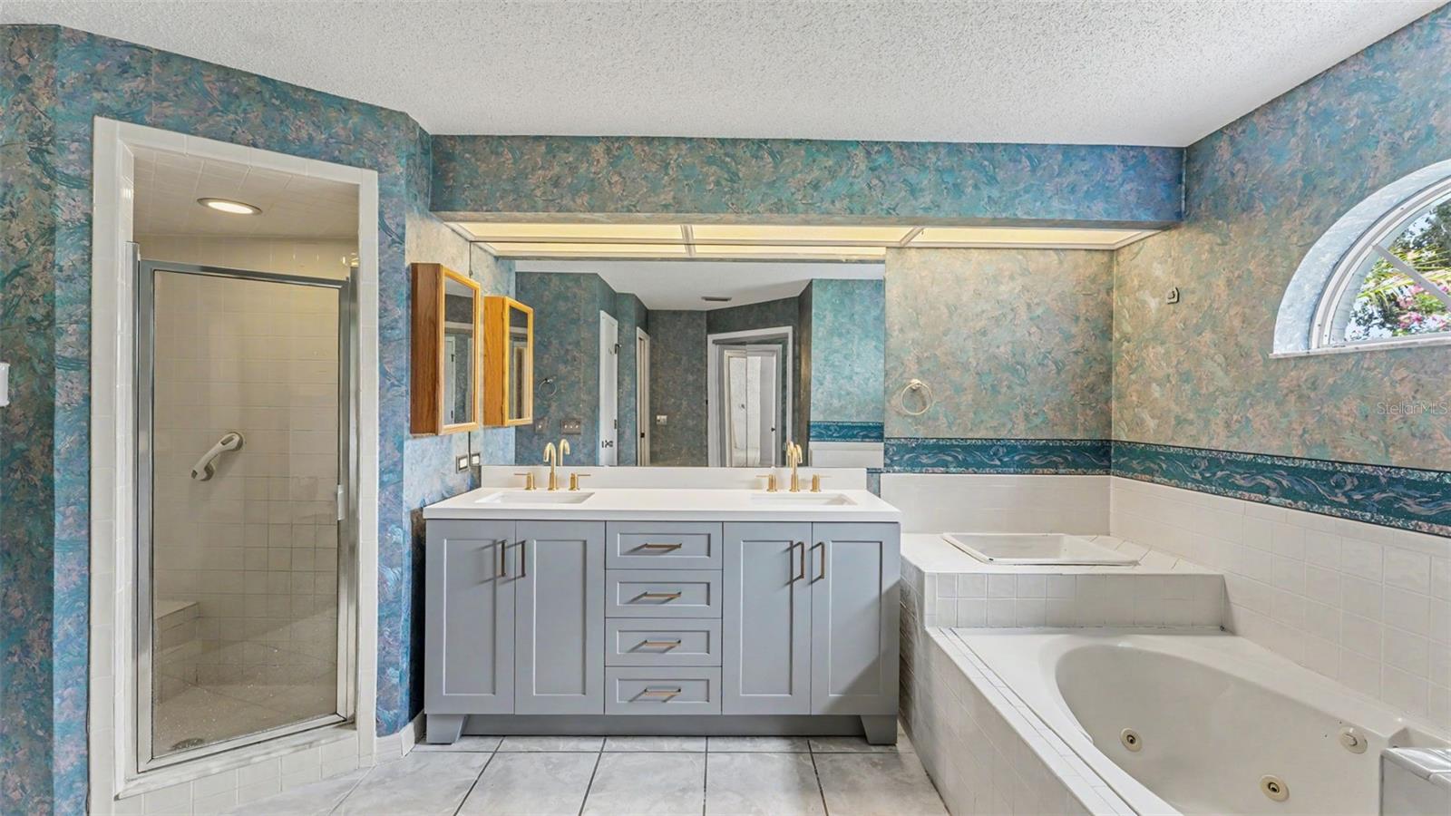 549 PENINSULAR DR