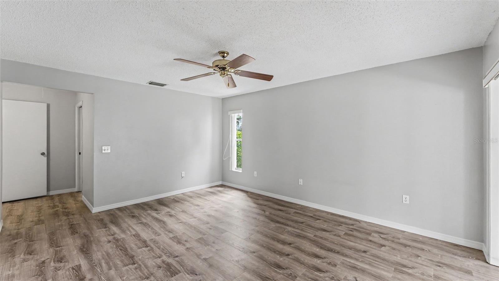 549 PENINSULAR DR