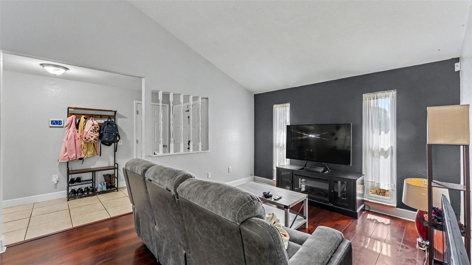 5060 STARLING DR