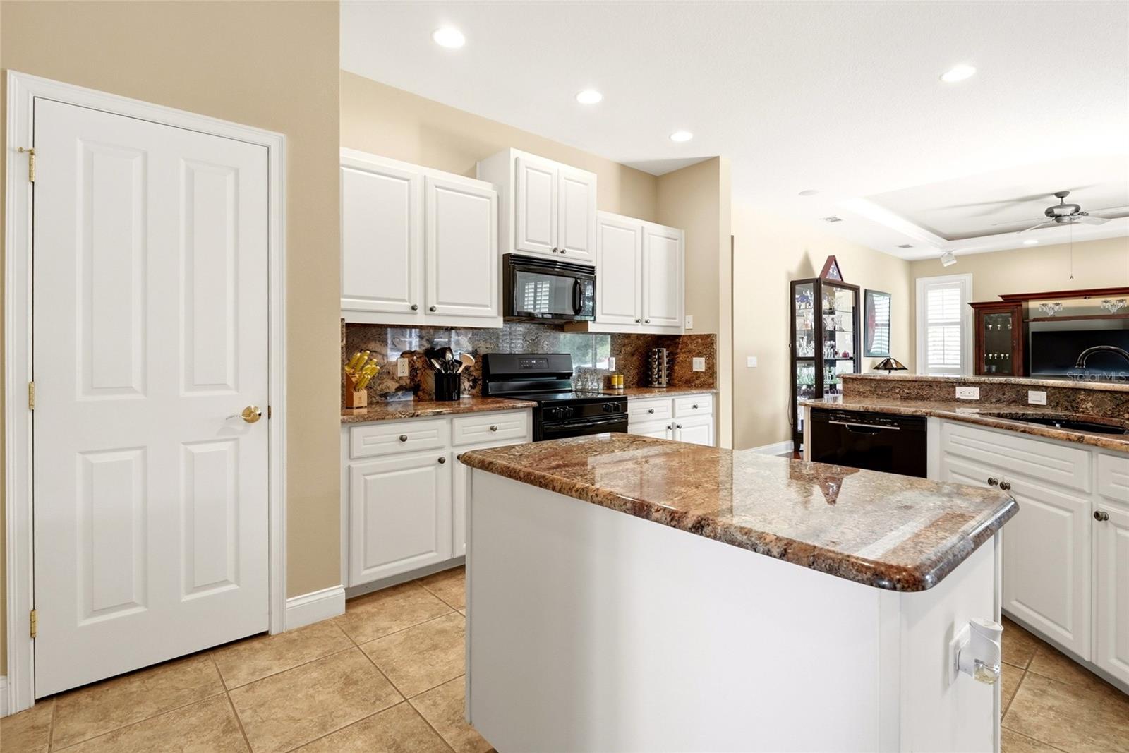3196 HAWKS RIDGE DR