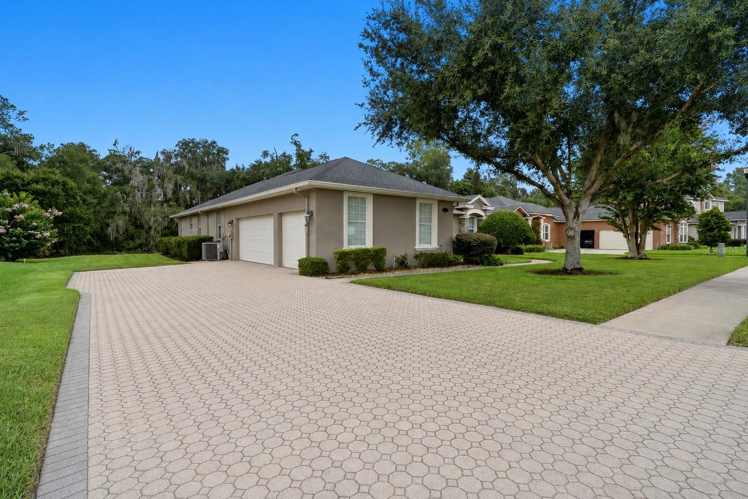 3196 HAWKS RIDGE DR