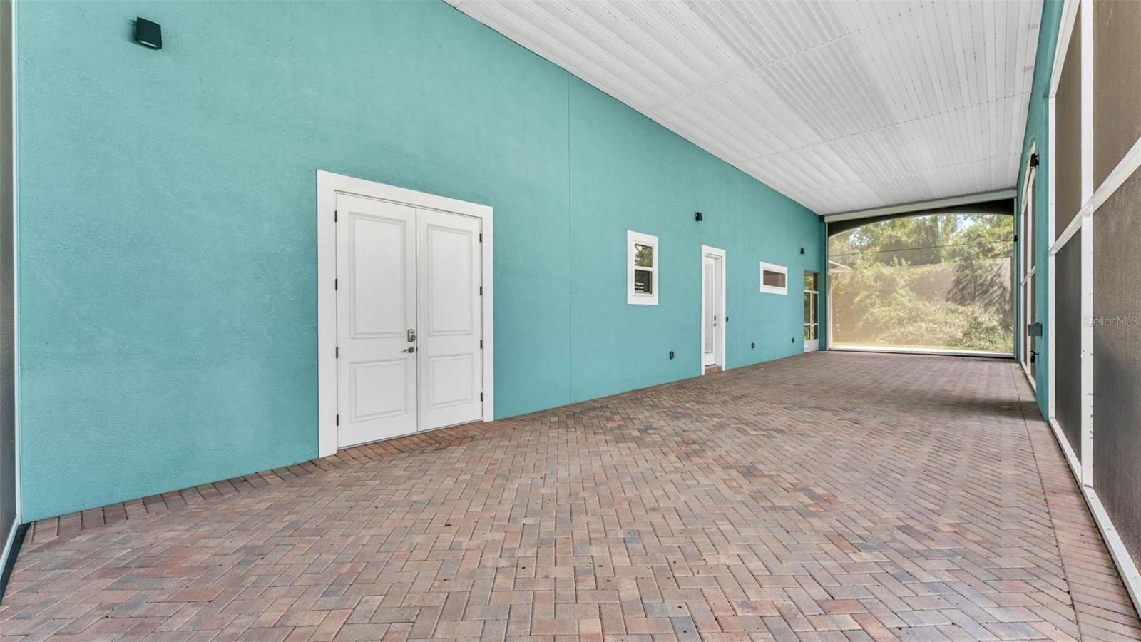 3220 FISH HAWK DR