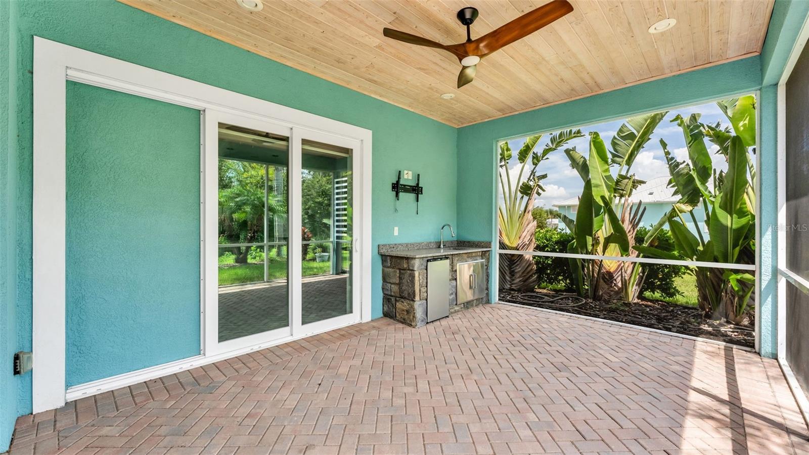 3220 FISH HAWK DR
