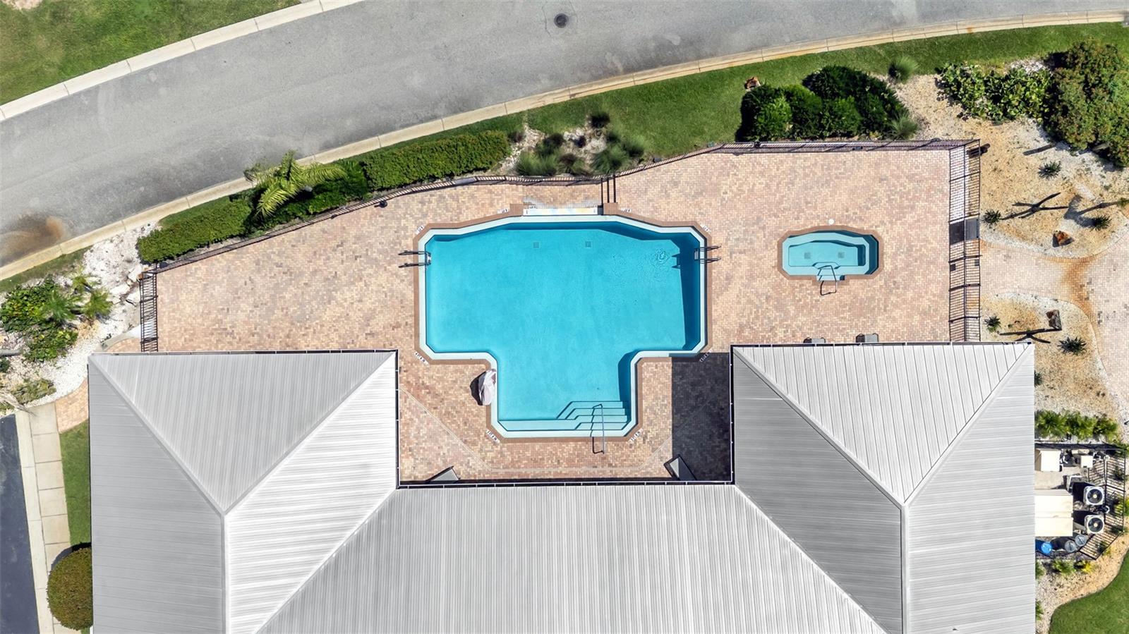 3220 FISH HAWK DR