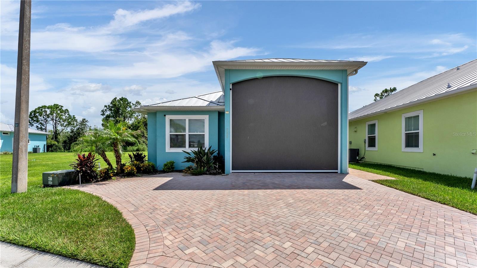 3220 FISH HAWK DR