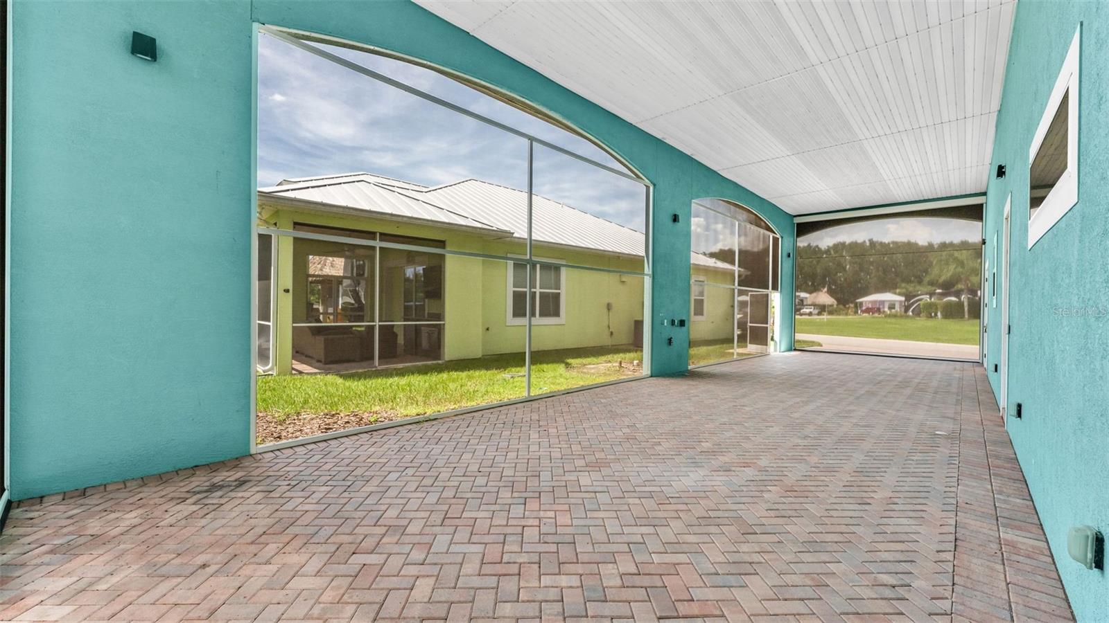 3220 FISH HAWK DR