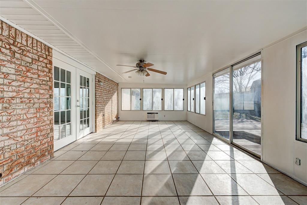 924 Clear Creek