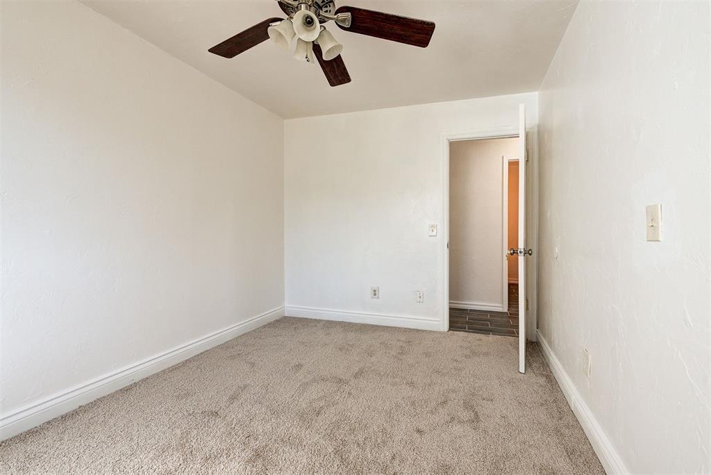 924 Clear Creek
