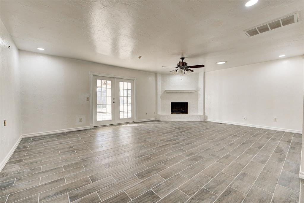 924 Clear Creek