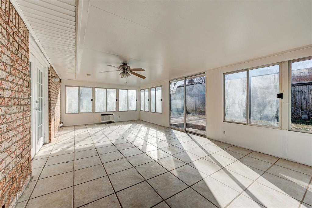 924 Clear Creek