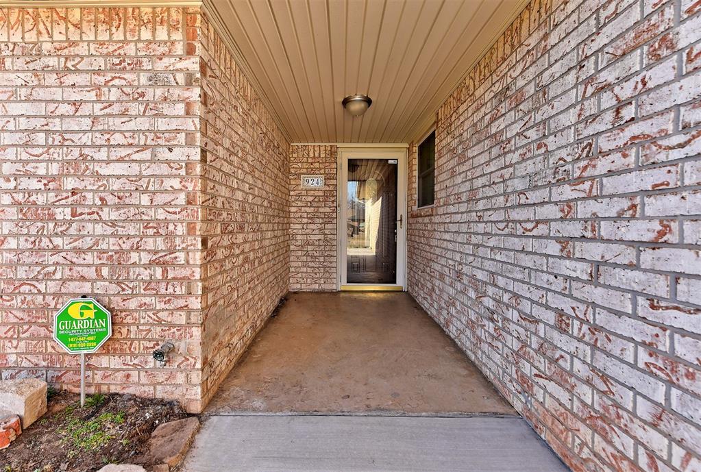 924 Clear Creek