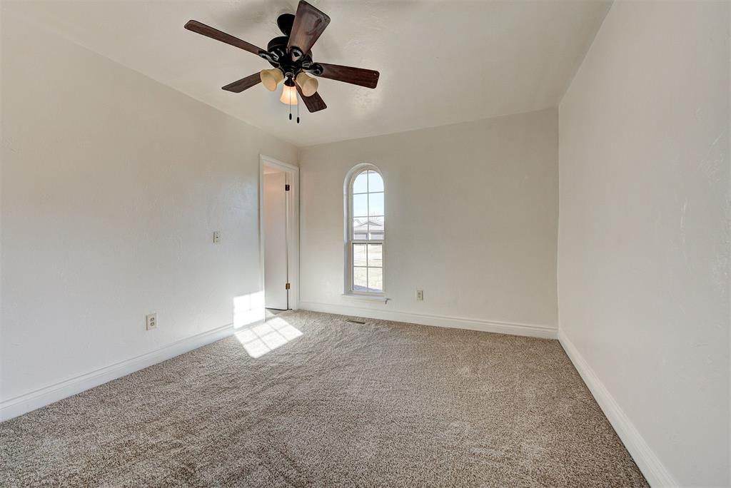 924 Clear Creek