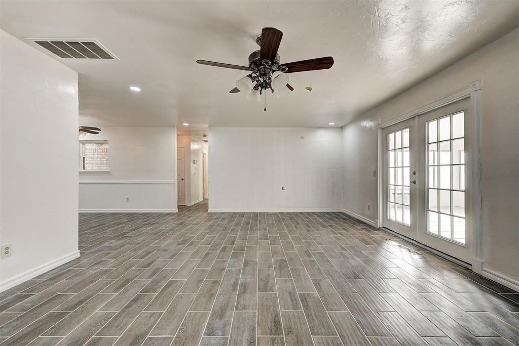 924 Clear Creek