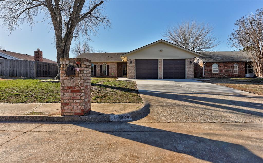924 Clear Creek