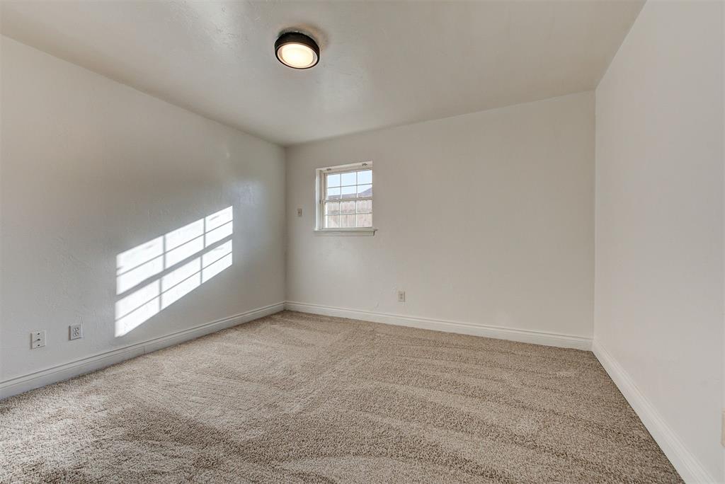 924 Clear Creek