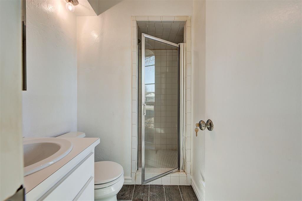 924 Clear Creek