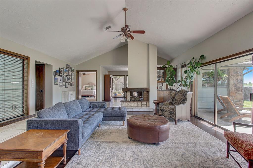 2118 Saddleback Boulevard