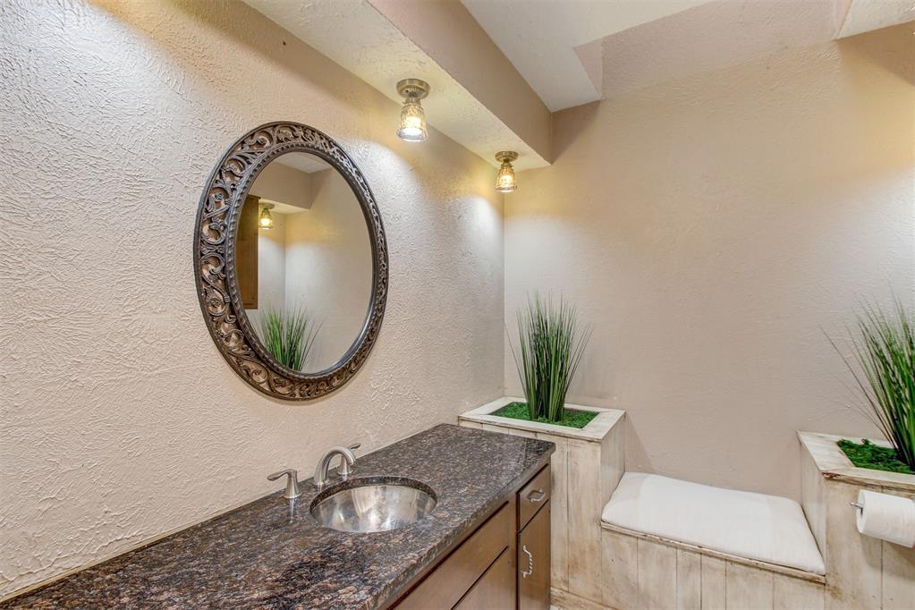 2118 Saddleback Boulevard