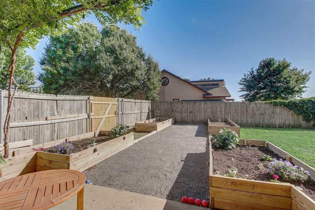 2118 Saddleback Boulevard