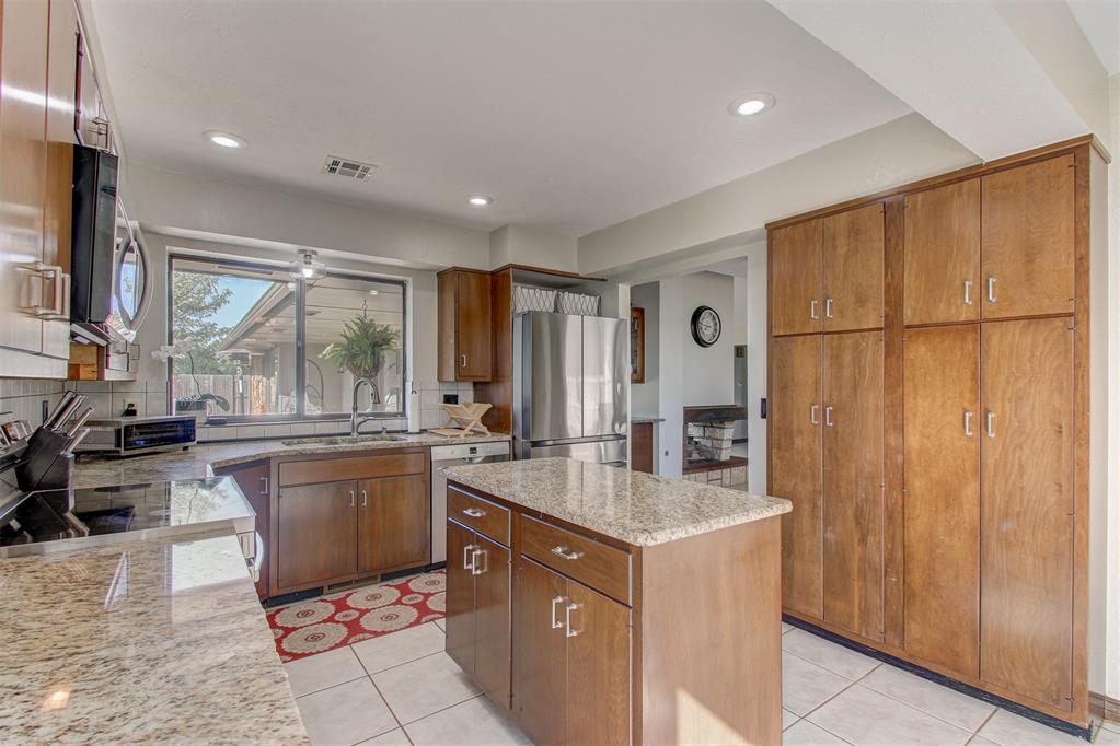 2118 Saddleback Boulevard