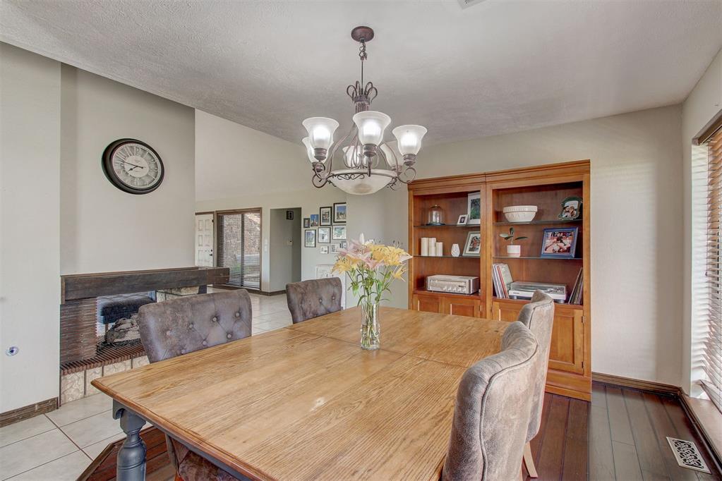 2118 Saddleback Boulevard