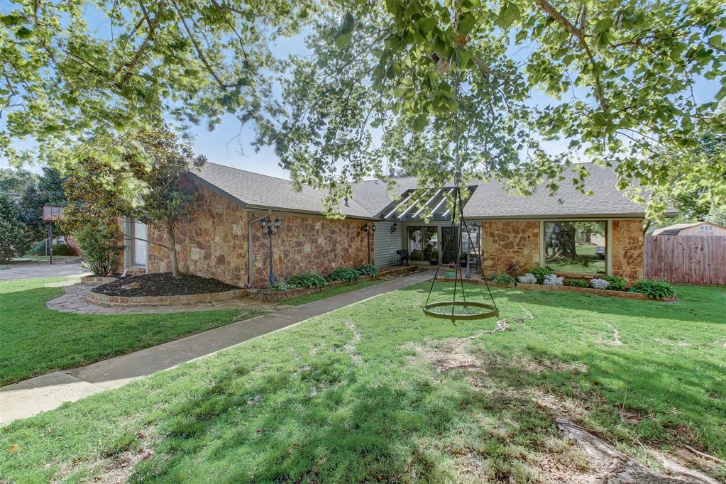 2118 Saddleback Boulevard