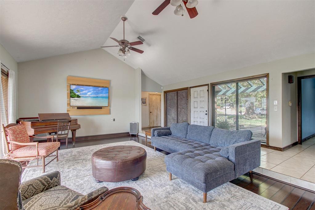 2118 Saddleback Boulevard