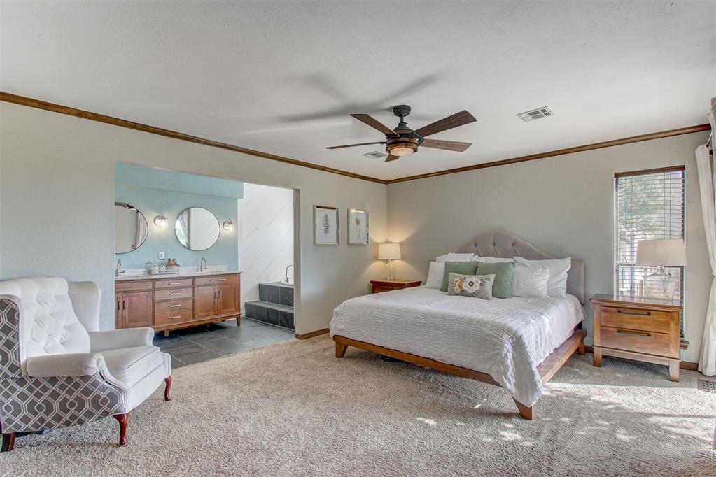 2118 Saddleback Boulevard