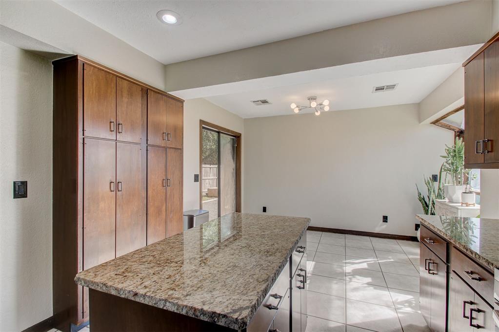 2118 Saddleback Boulevard