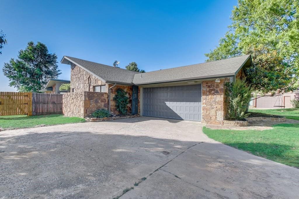 2118 Saddleback Boulevard