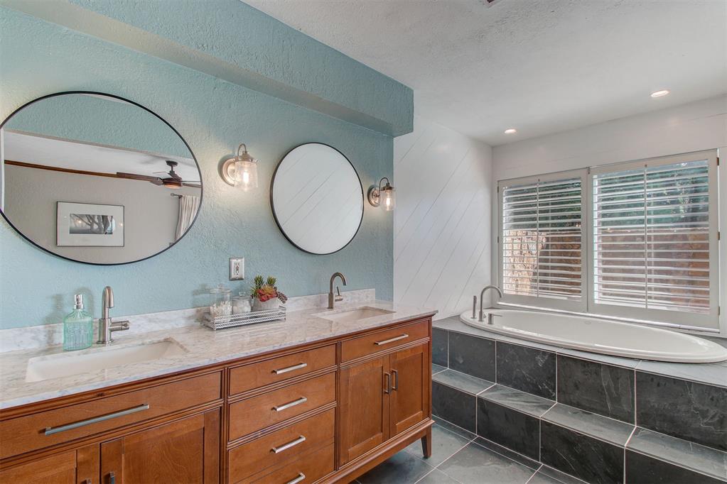 2118 Saddleback Boulevard