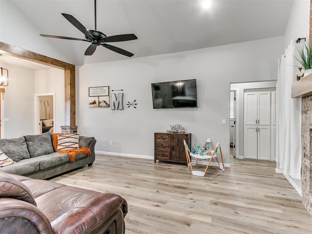 1720 W Zachary Way