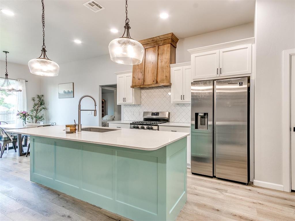 1720 W Zachary Way