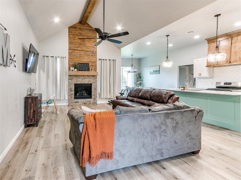 1720 W Zachary Way