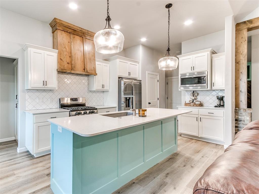 1720 W Zachary Way