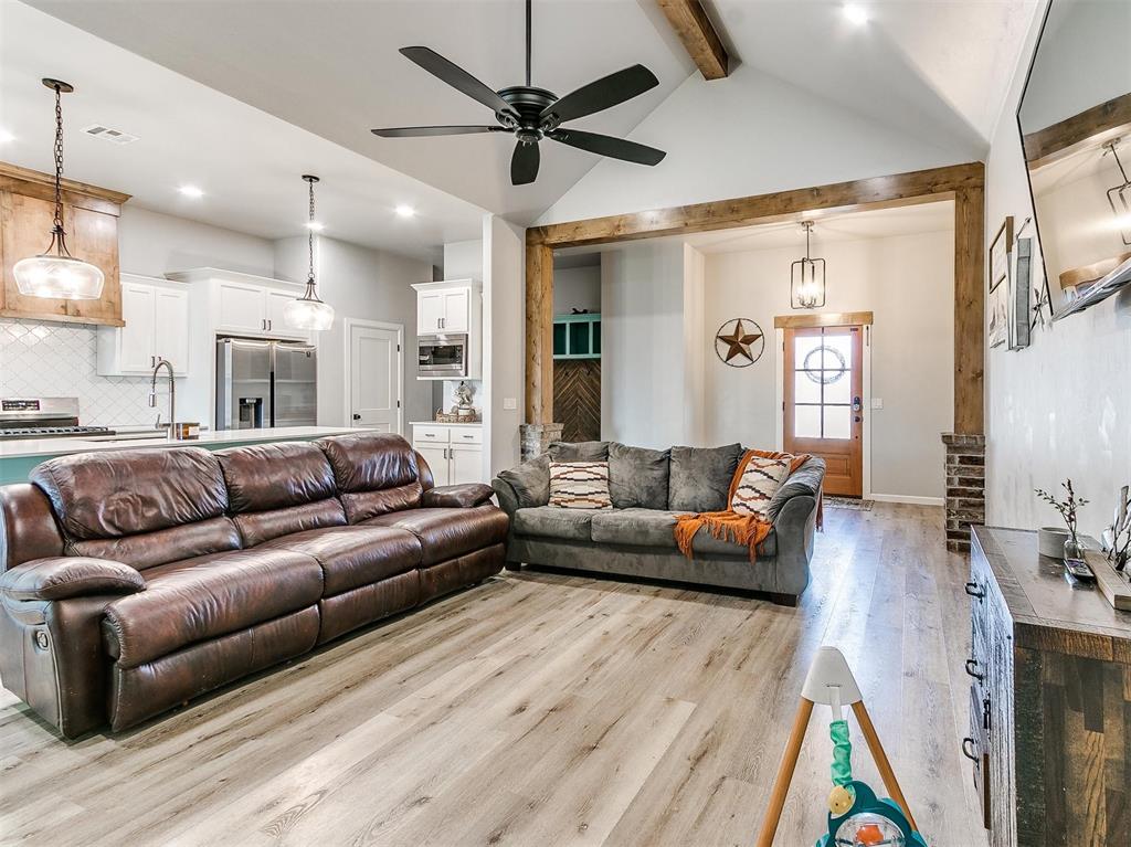 1720 W Zachary Way