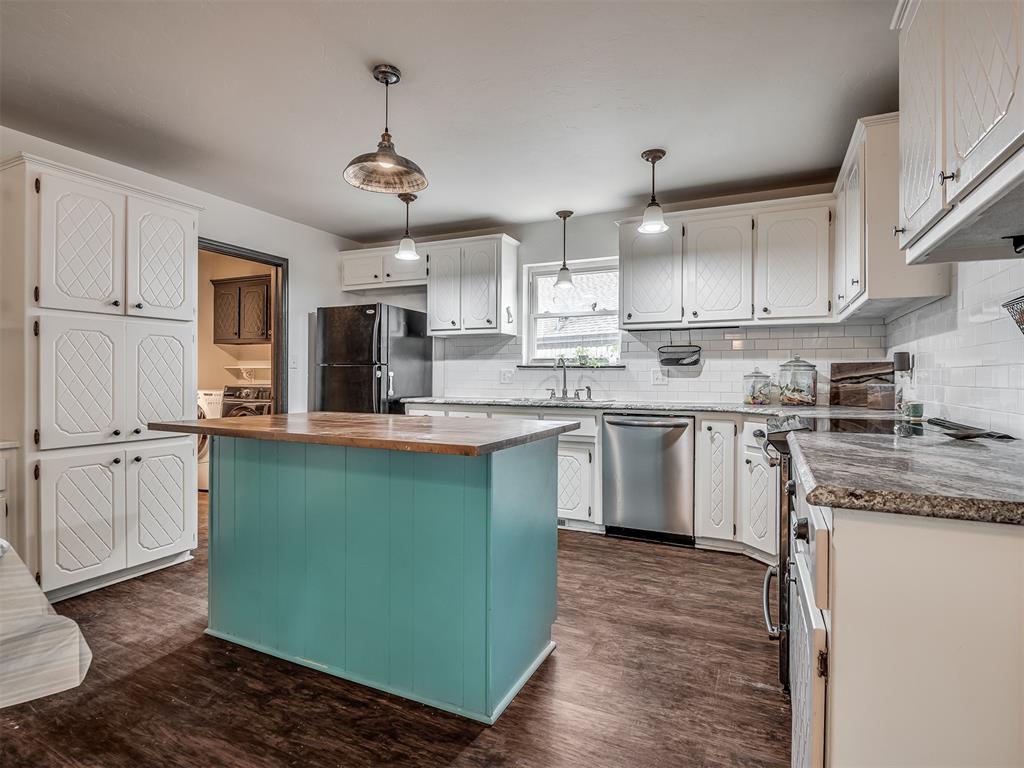 10024 Saint Helens Drive