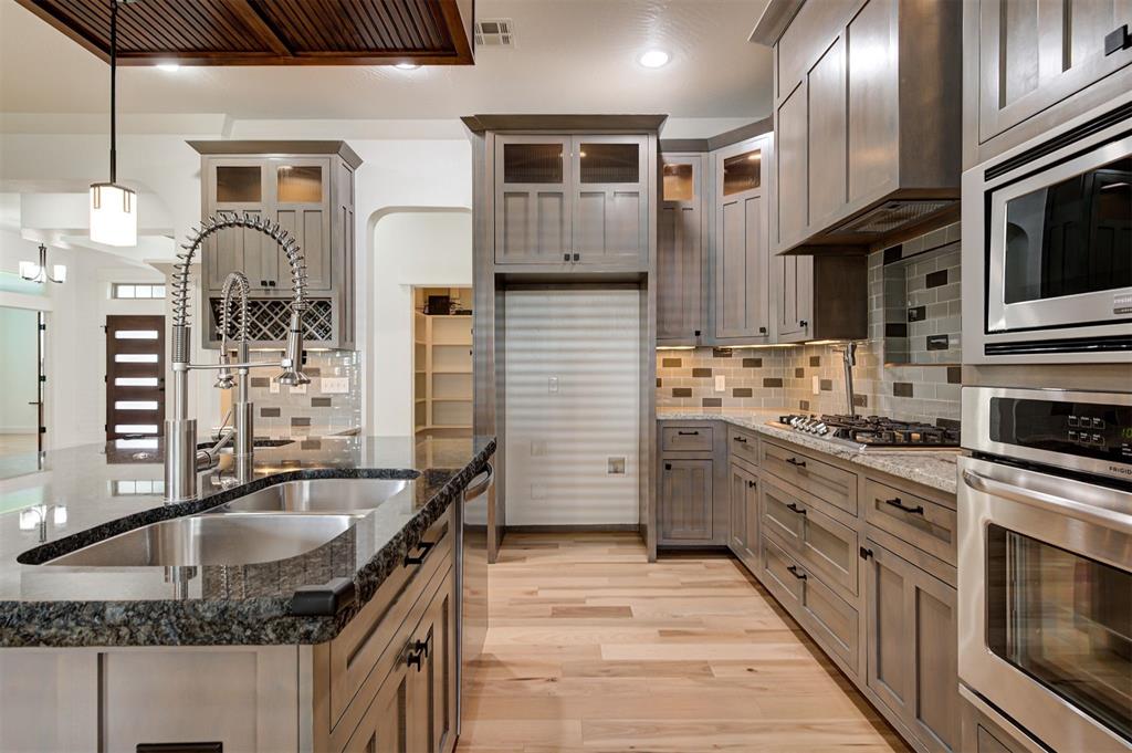 5970 Woodridge Circle