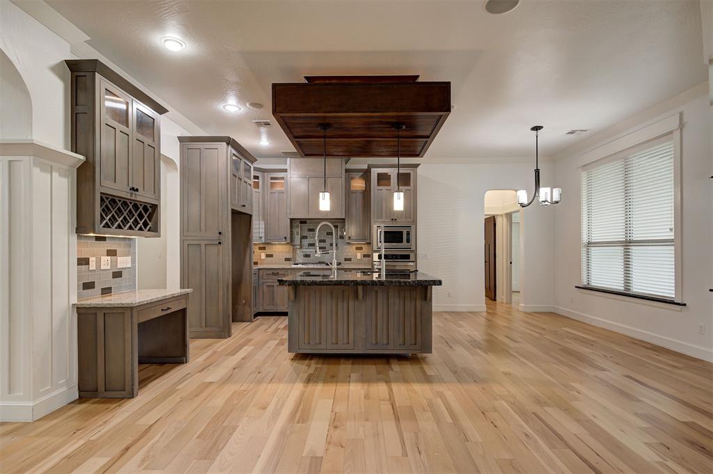 5970 Woodridge Circle