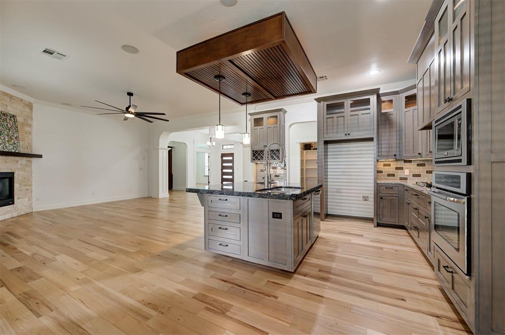 5970 Woodridge Circle