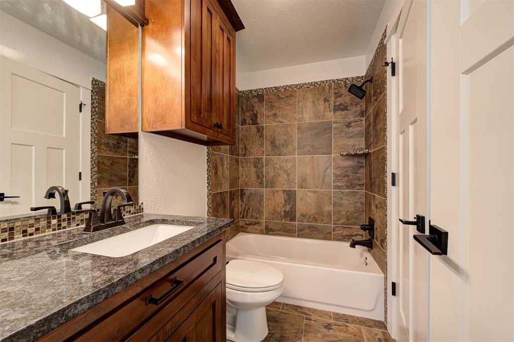 5970 Woodridge Circle