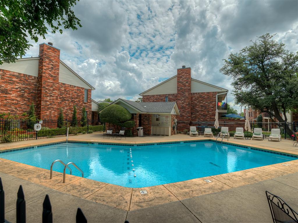 6325 N Villa Avenue Unit: 122