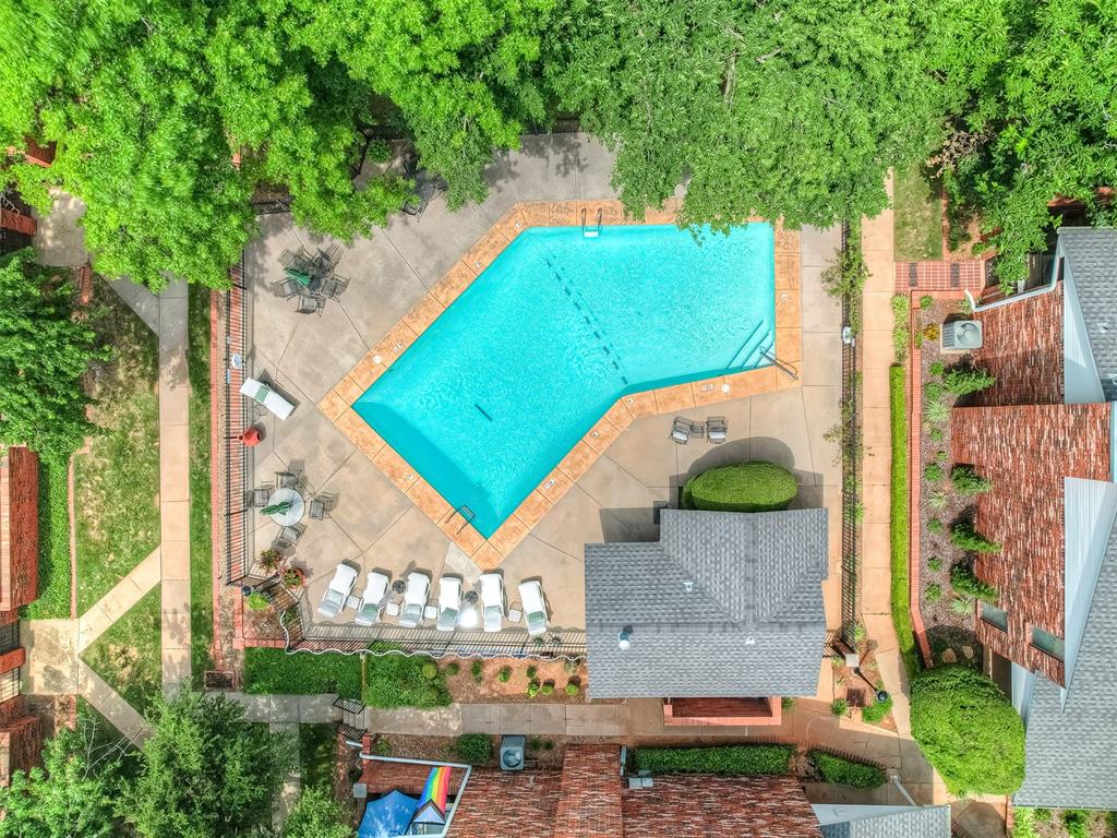 6325 N Villa Avenue Unit: 122