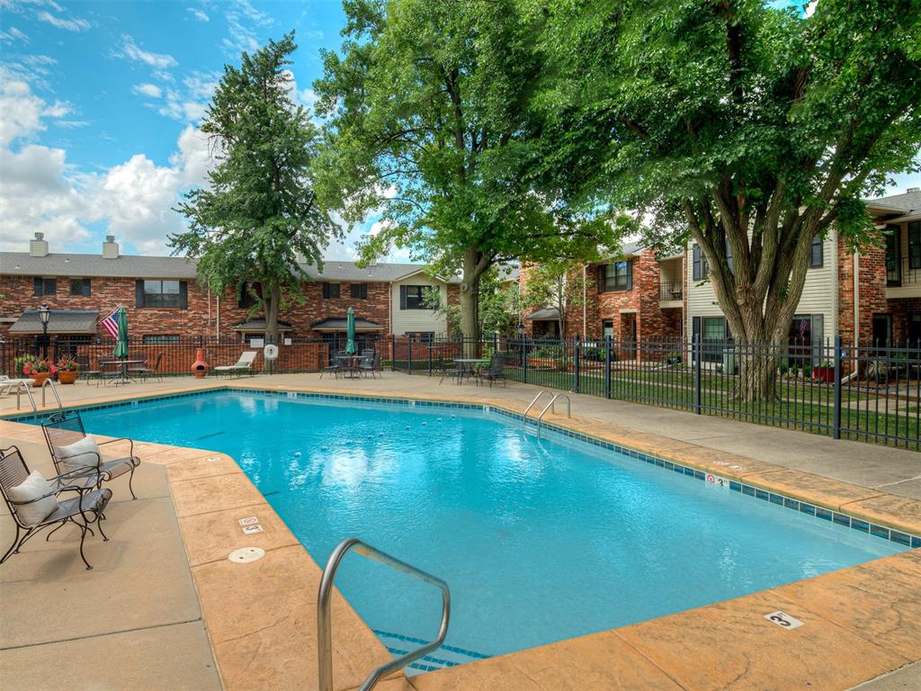 6325 N Villa Avenue Unit: 122