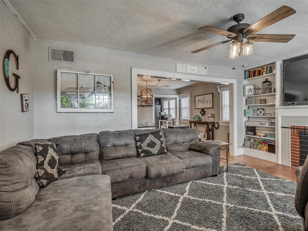 1012 S Williams Avenue