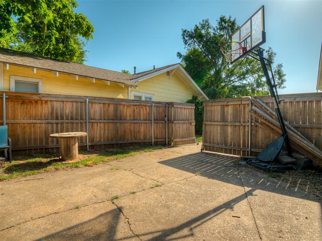 1012 S Williams Avenue