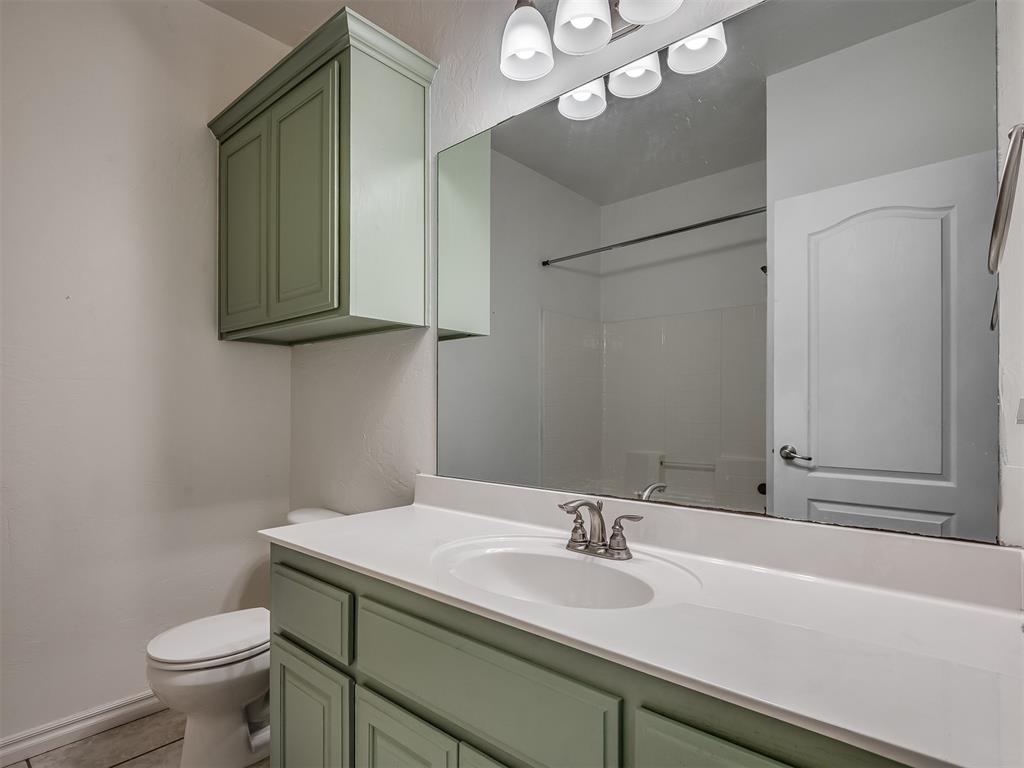 1136 Glen Eagles Court